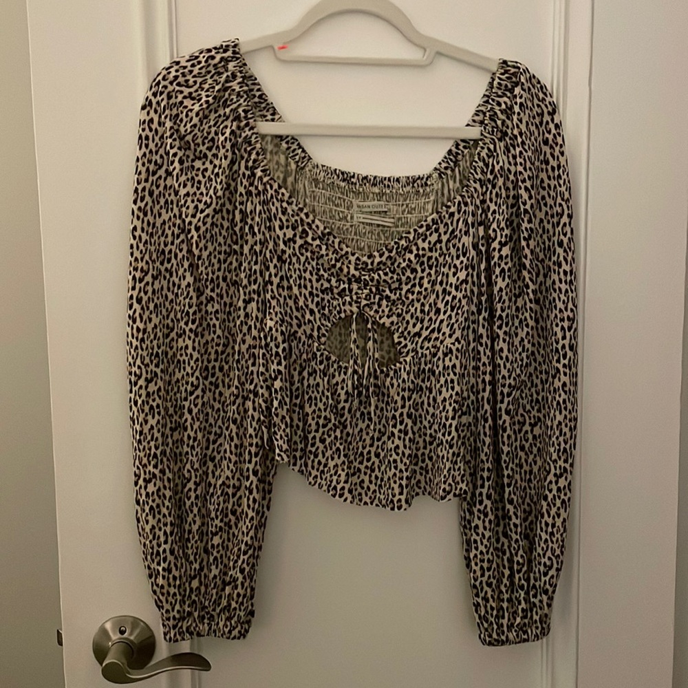 NWT UO top